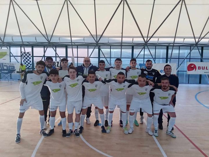 Il Futsal Senise soffre ma vince 6 2 contro lEssedì Maschito Radio